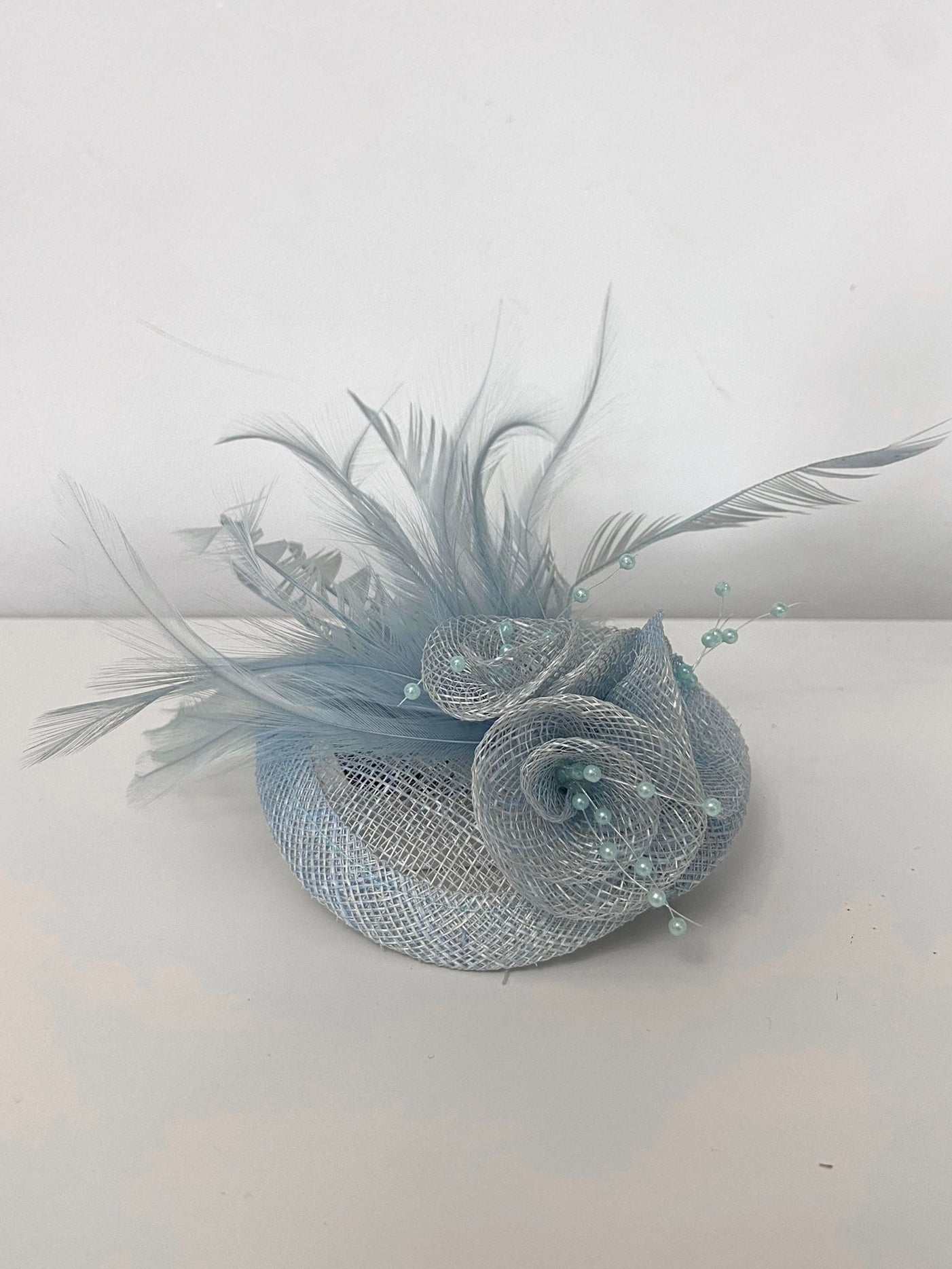 Mini Feather and Pearl Detail Fascinator