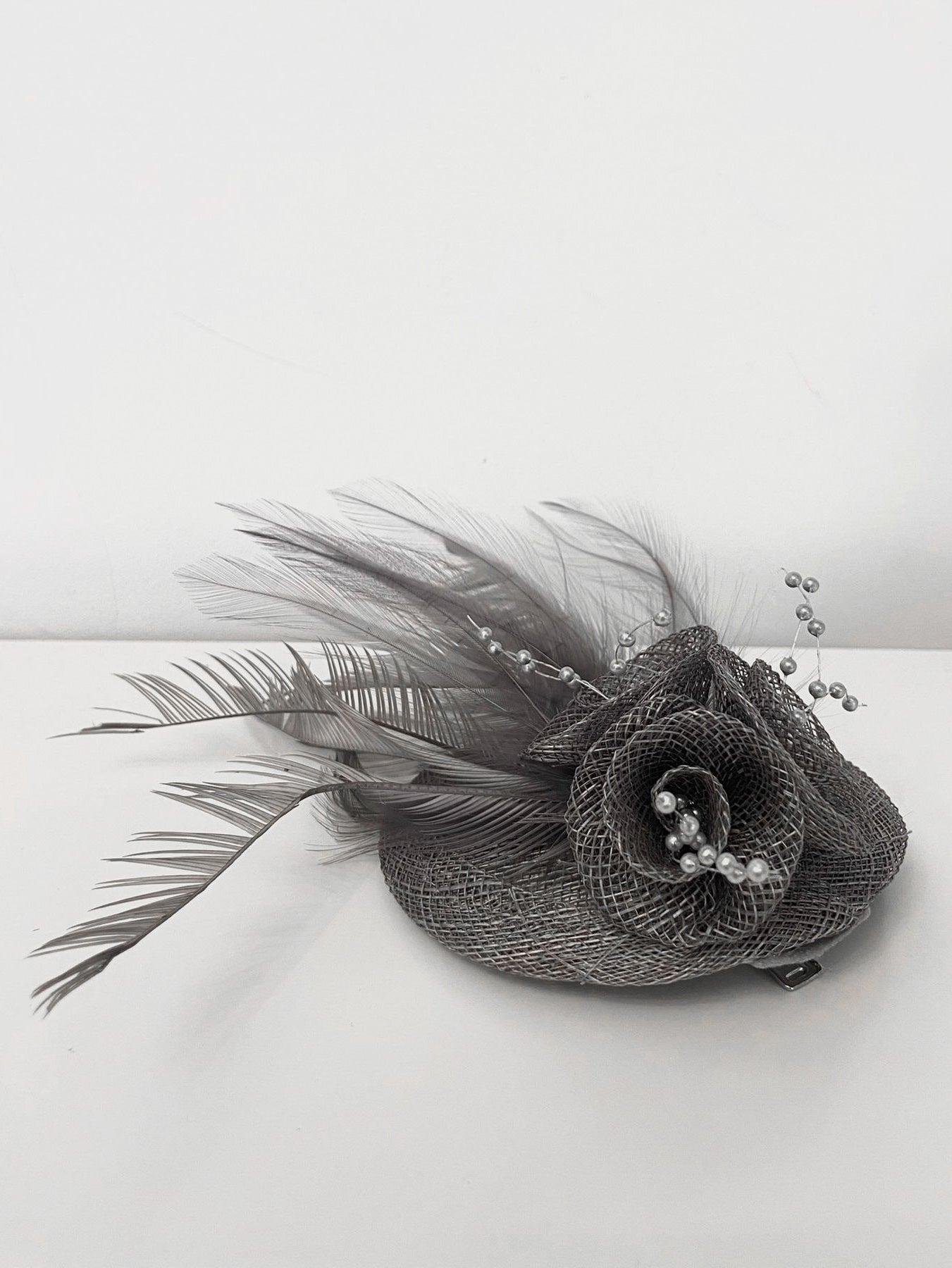 Mini Feather and Pearl Detail Fascinator