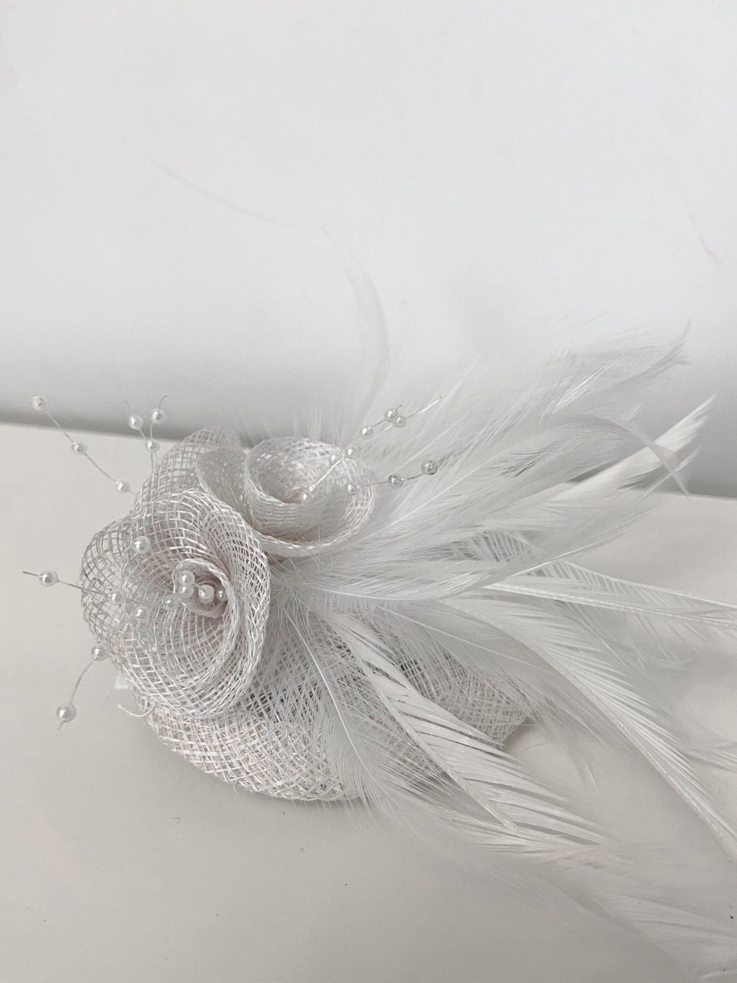 Mini Feather and Pearl Detail Fascinator