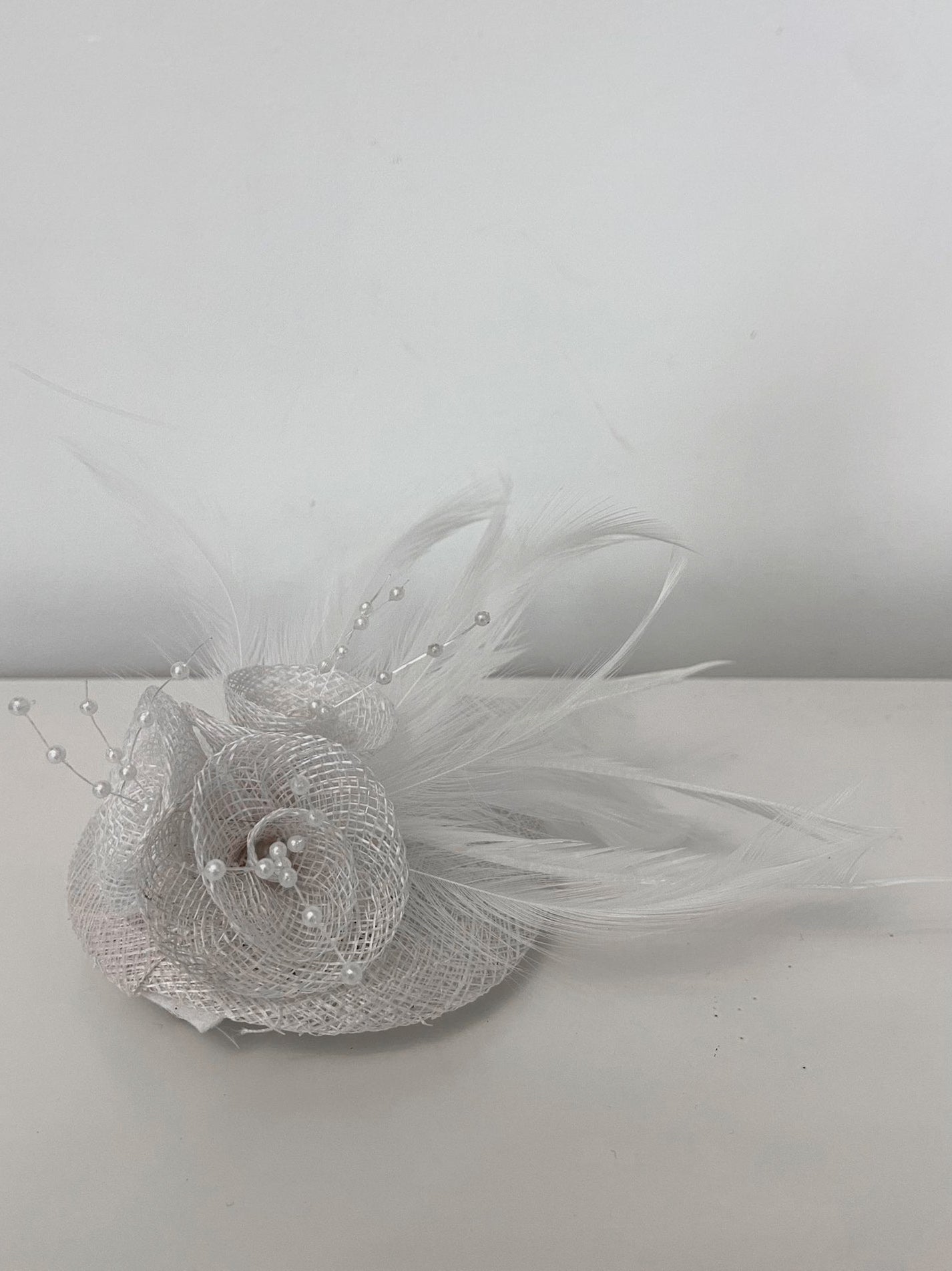 Mini Feather and Pearl Detail Fascinator