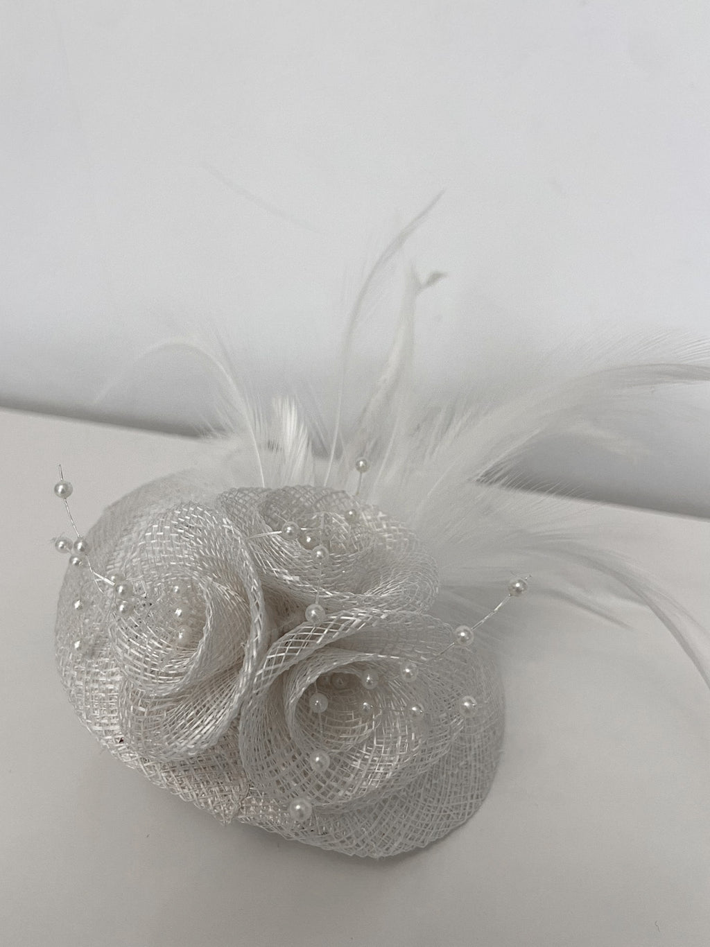 Mini Feather and Pearl Detail Fascinator