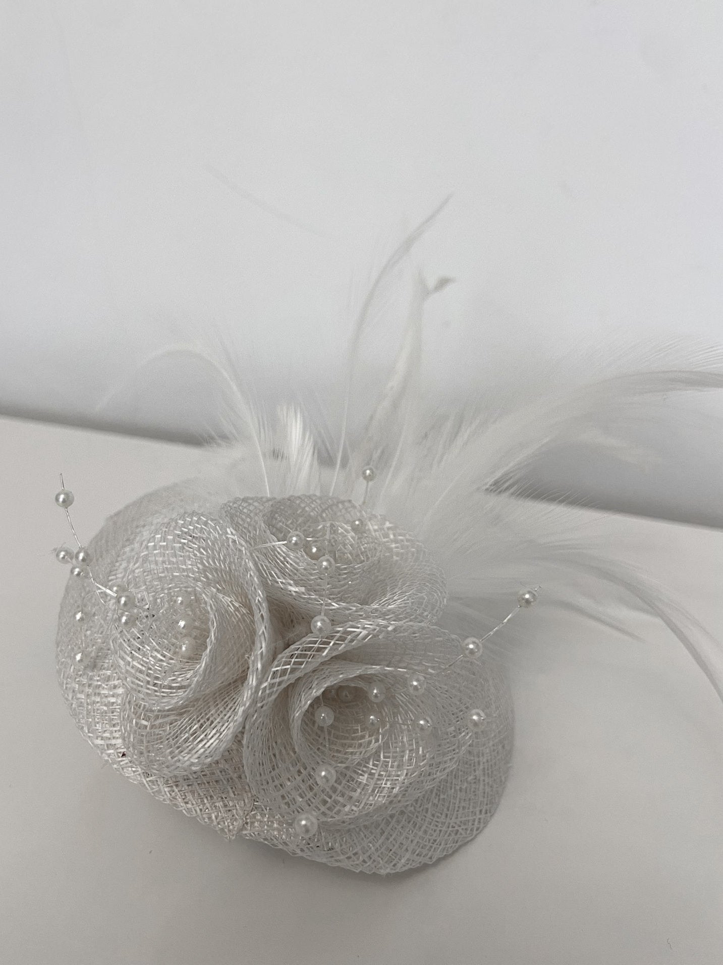 Mini Feather and Pearl Detail Fascinator