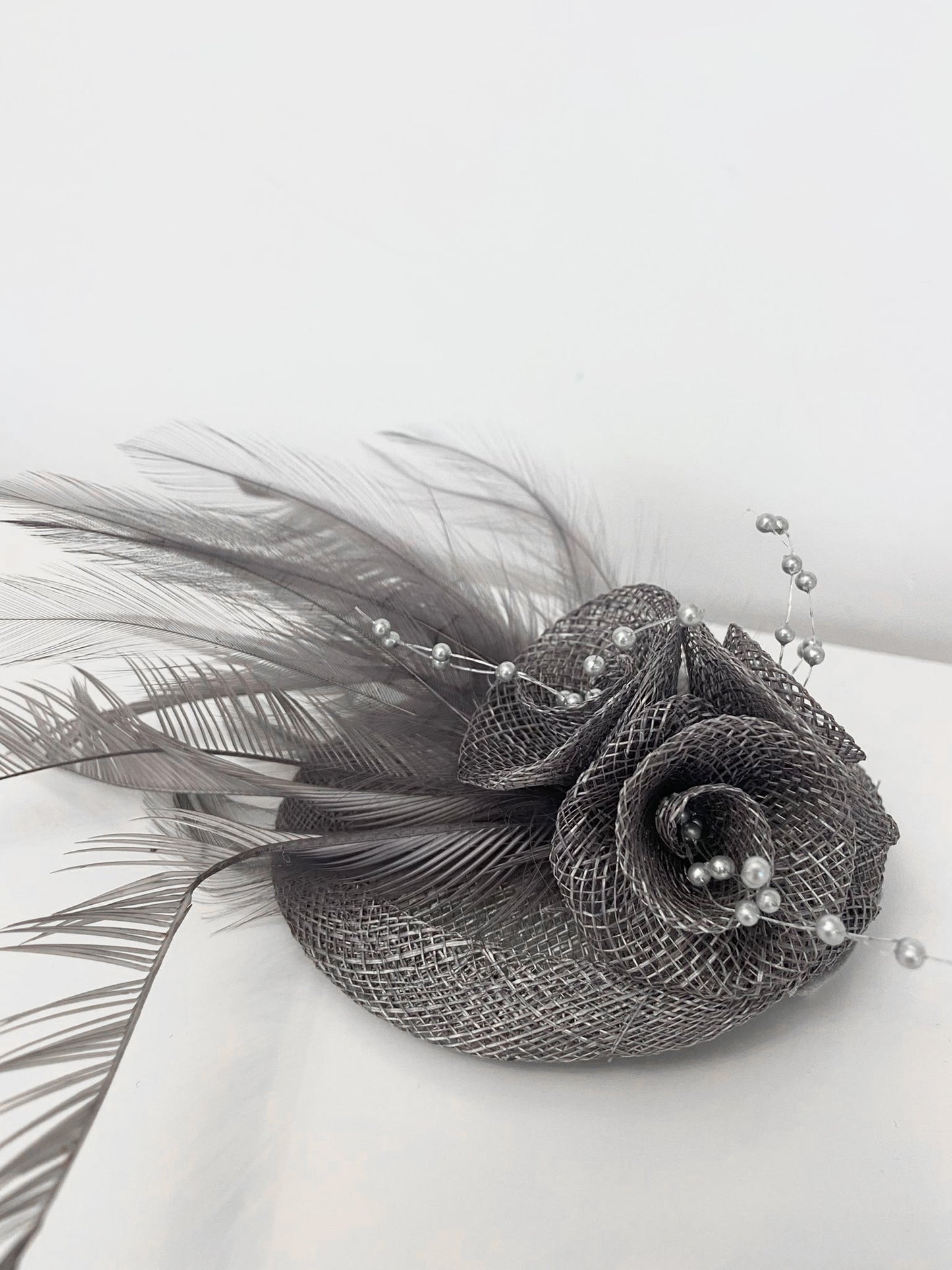 Mini Feather and Pearl Detail Fascinator