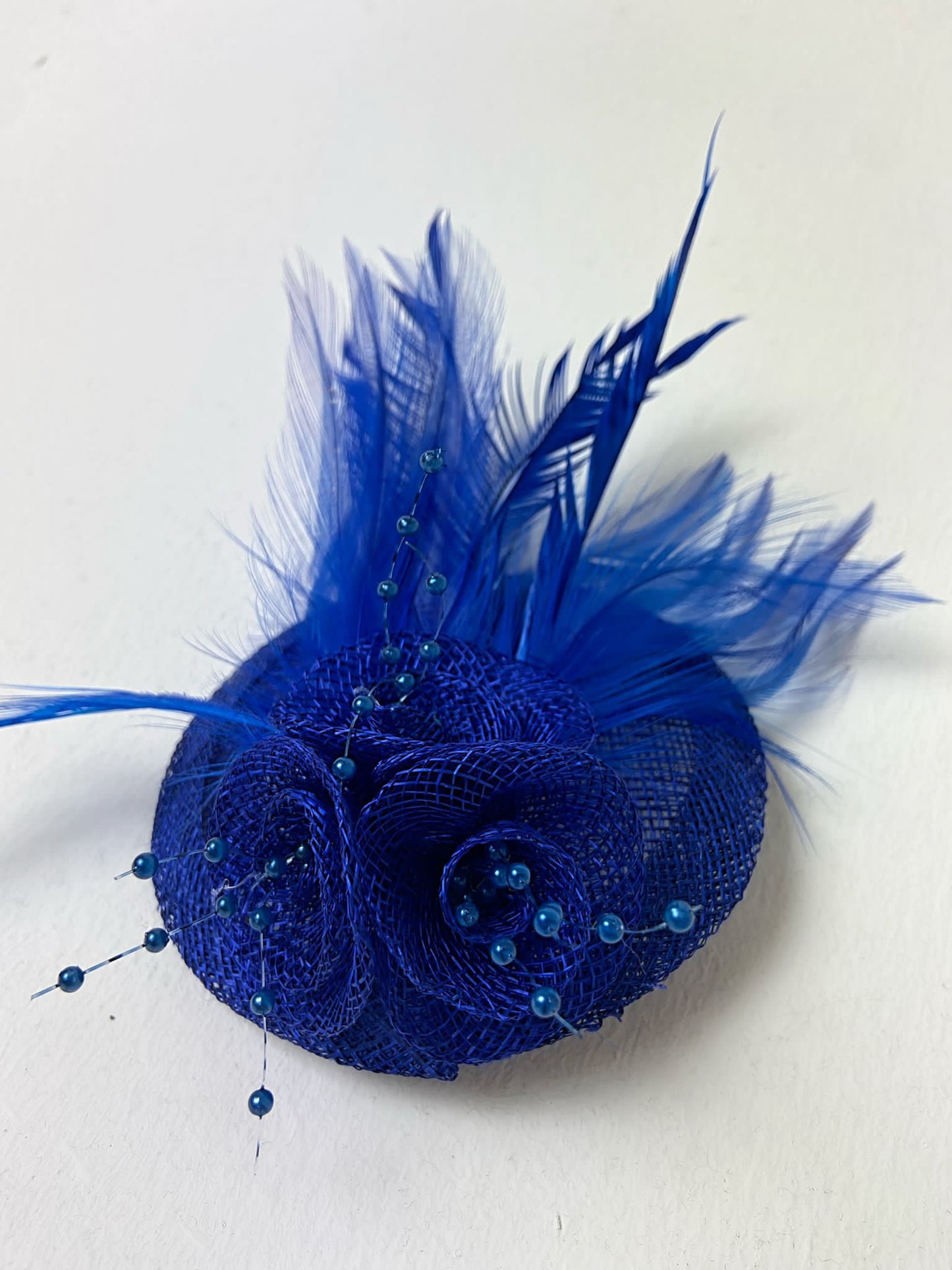 Mini Feather and Pearl Detail Fascinator